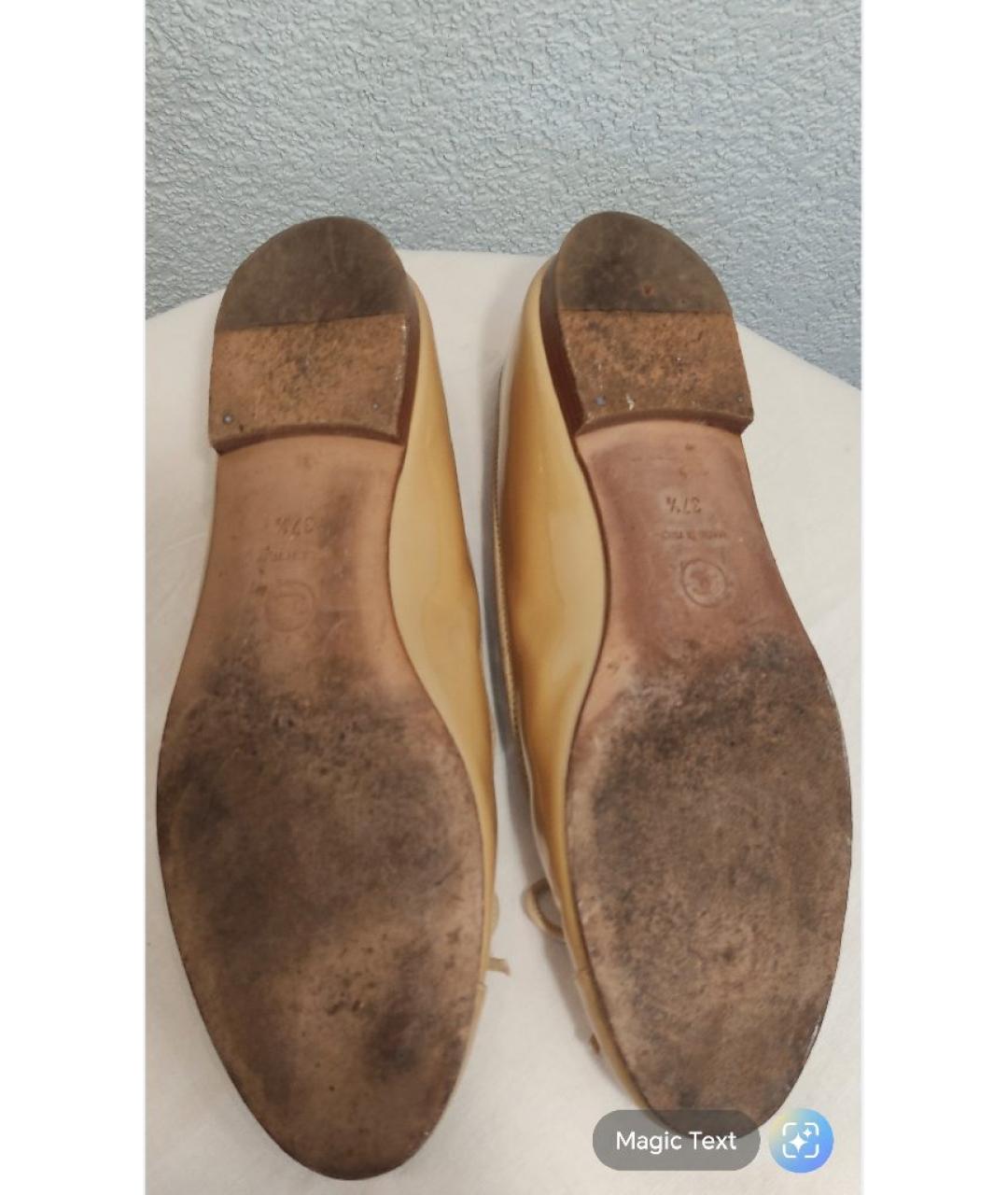 CHANEL Бежевые балетки из лакированной кожи, фото 5