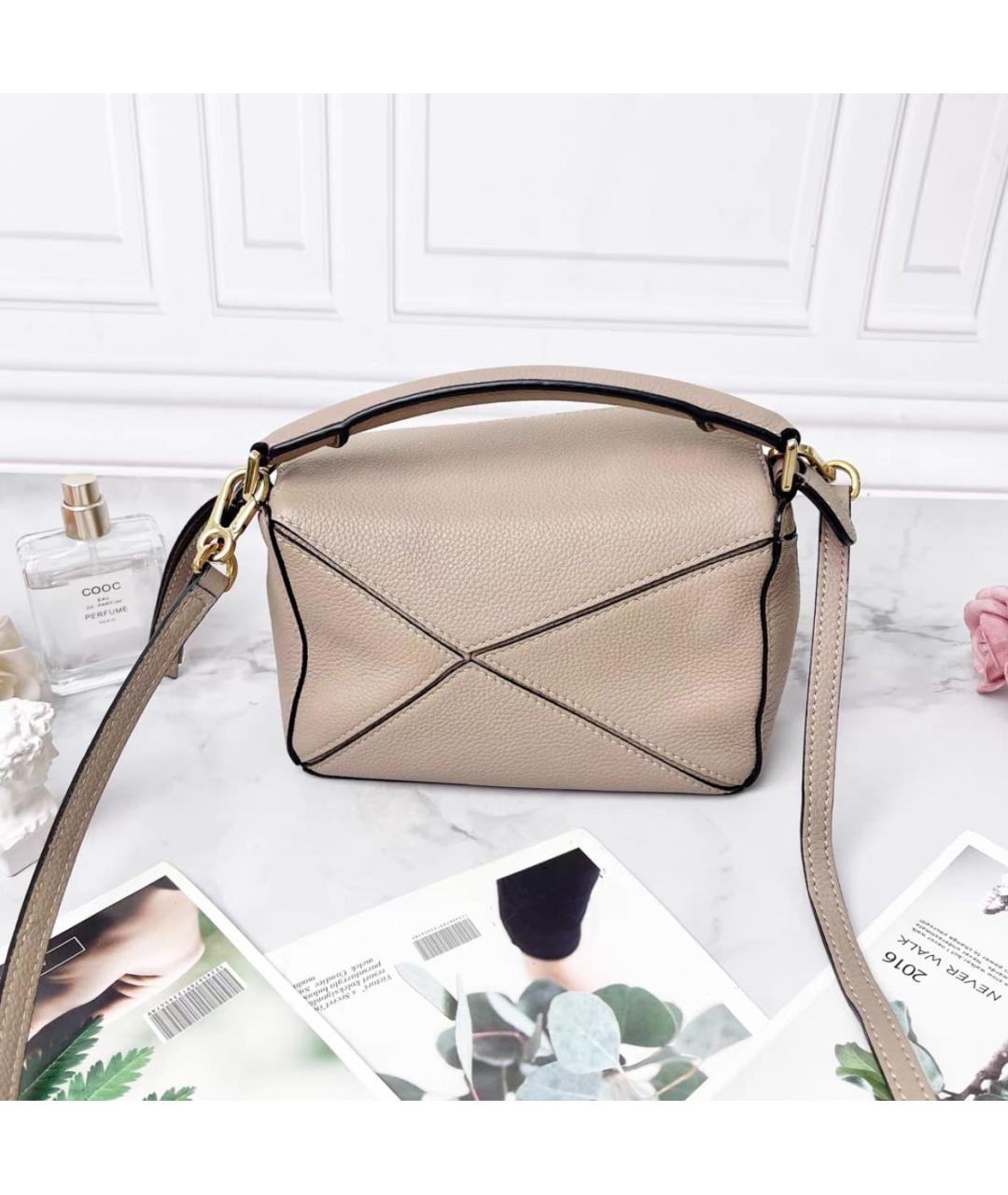 LOEWE Бежевая кожаная сумка через плечо, фото 3
