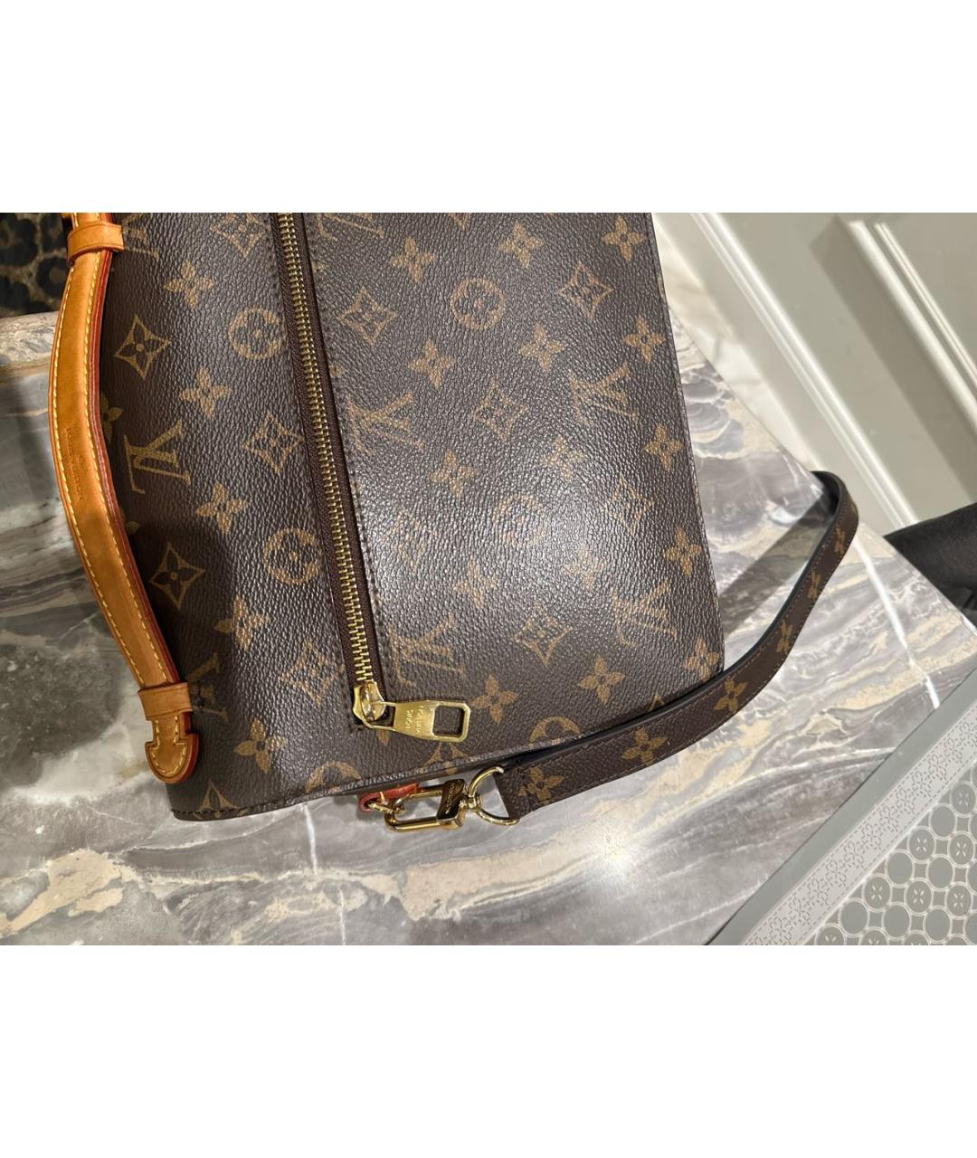 LOUIS VUITTON Коричневая кожаная сумка через плечо, фото 8
