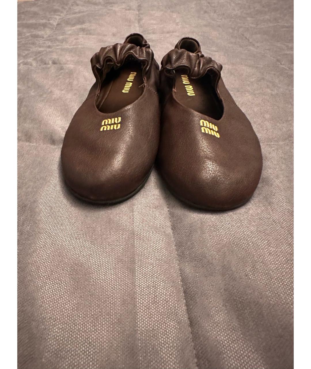 MIU MIU Коричневые кожаные балетки, фото 3