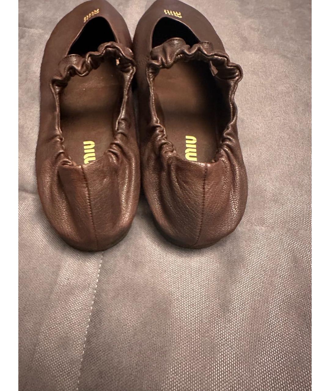 MIU MIU Коричневые кожаные балетки, фото 4