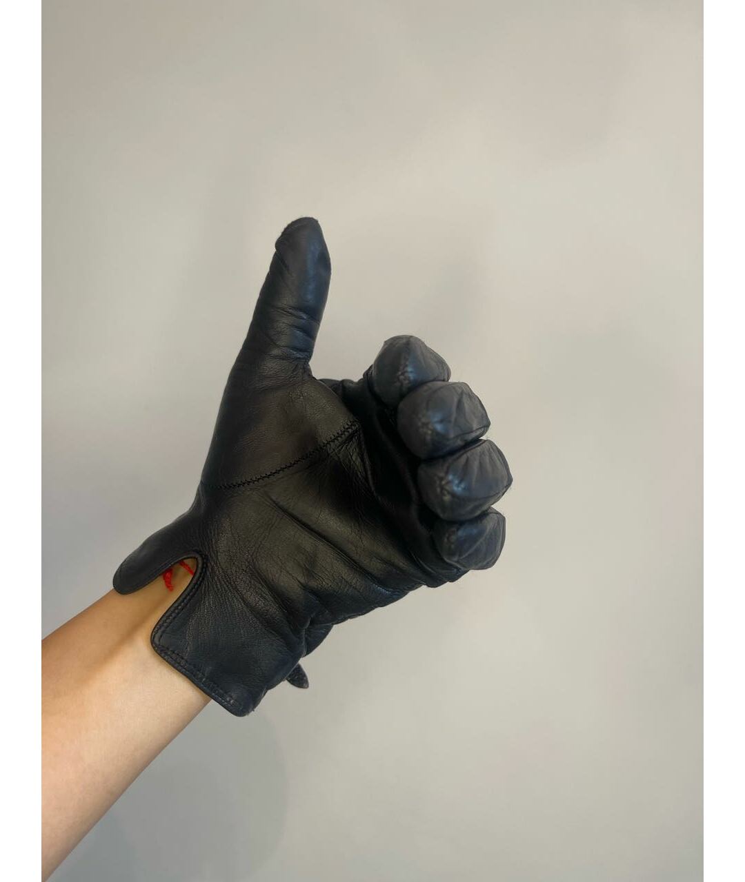 PRADA Черные кожаные перчатки, фото 3