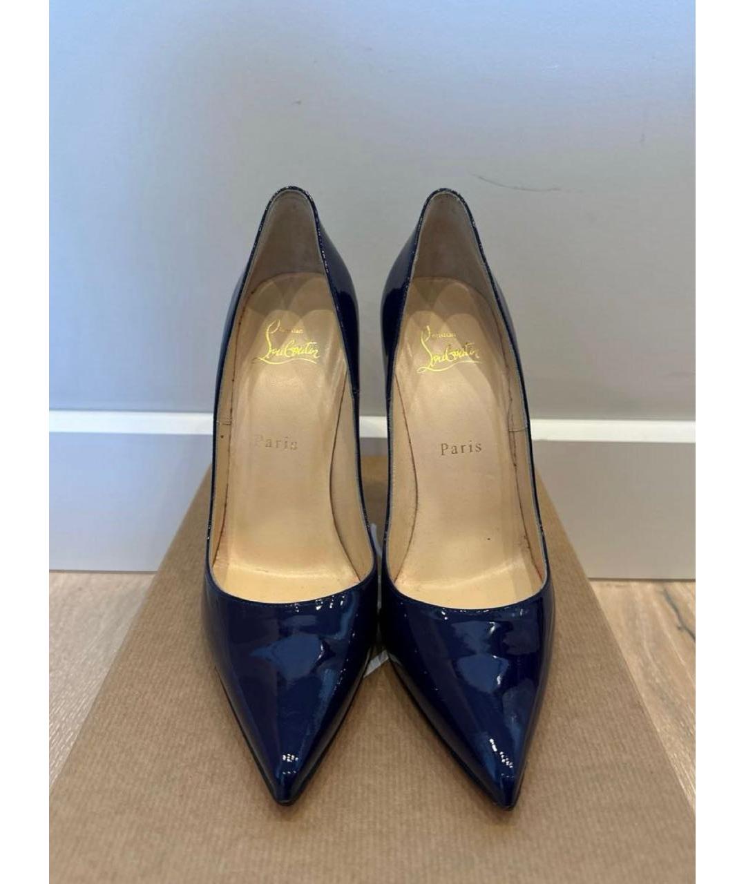 CHRISTIAN LOUBOUTIN Темно-синие туфли из лакированной кожи, фото 2