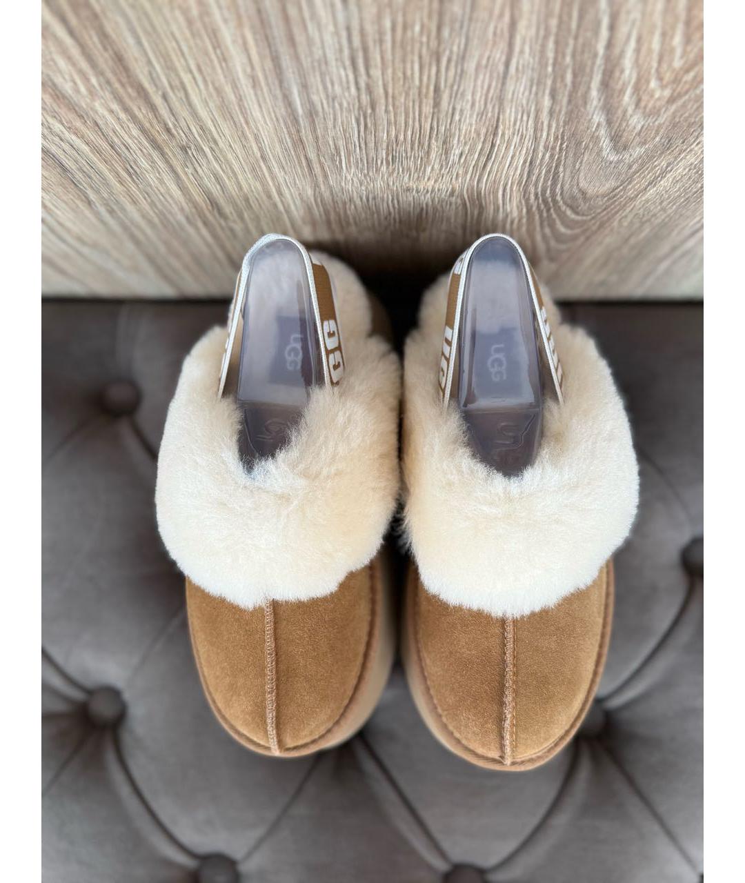 UGG AUSTRALIA Бежевые замшевые сабо, фото 2