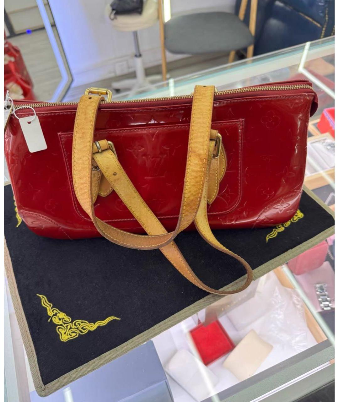 LOUIS VUITTON Красная сумка с короткими ручками из лакированной кожи, фото 8