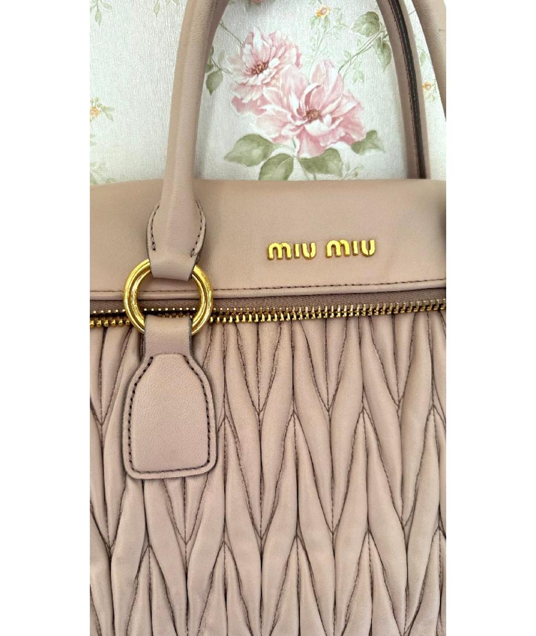 MIU MIU Бежевая кожаная сумка с короткими ручками, фото 7