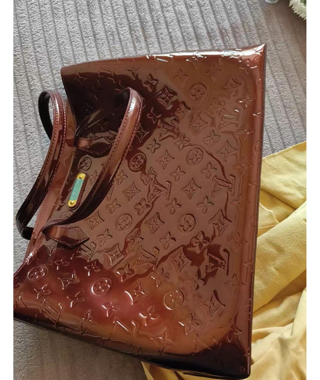 LOUIS VUITTON Бордовая сумка с короткими ручками из лакированной кожи, фото 2