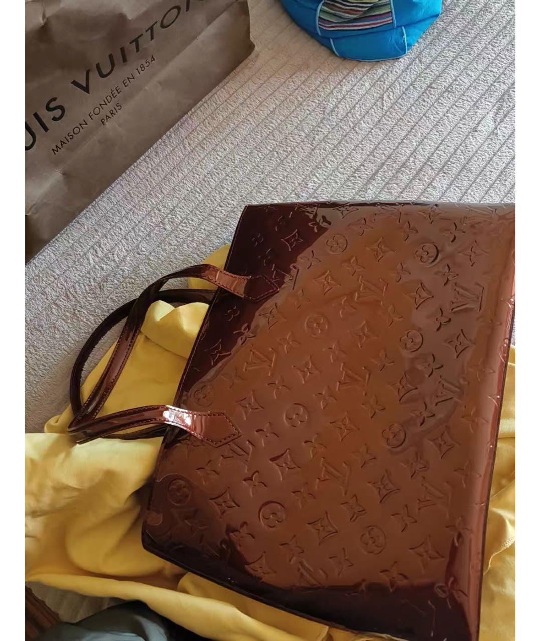 LOUIS VUITTON Бордовая сумка с короткими ручками из лакированной кожи, фото 3