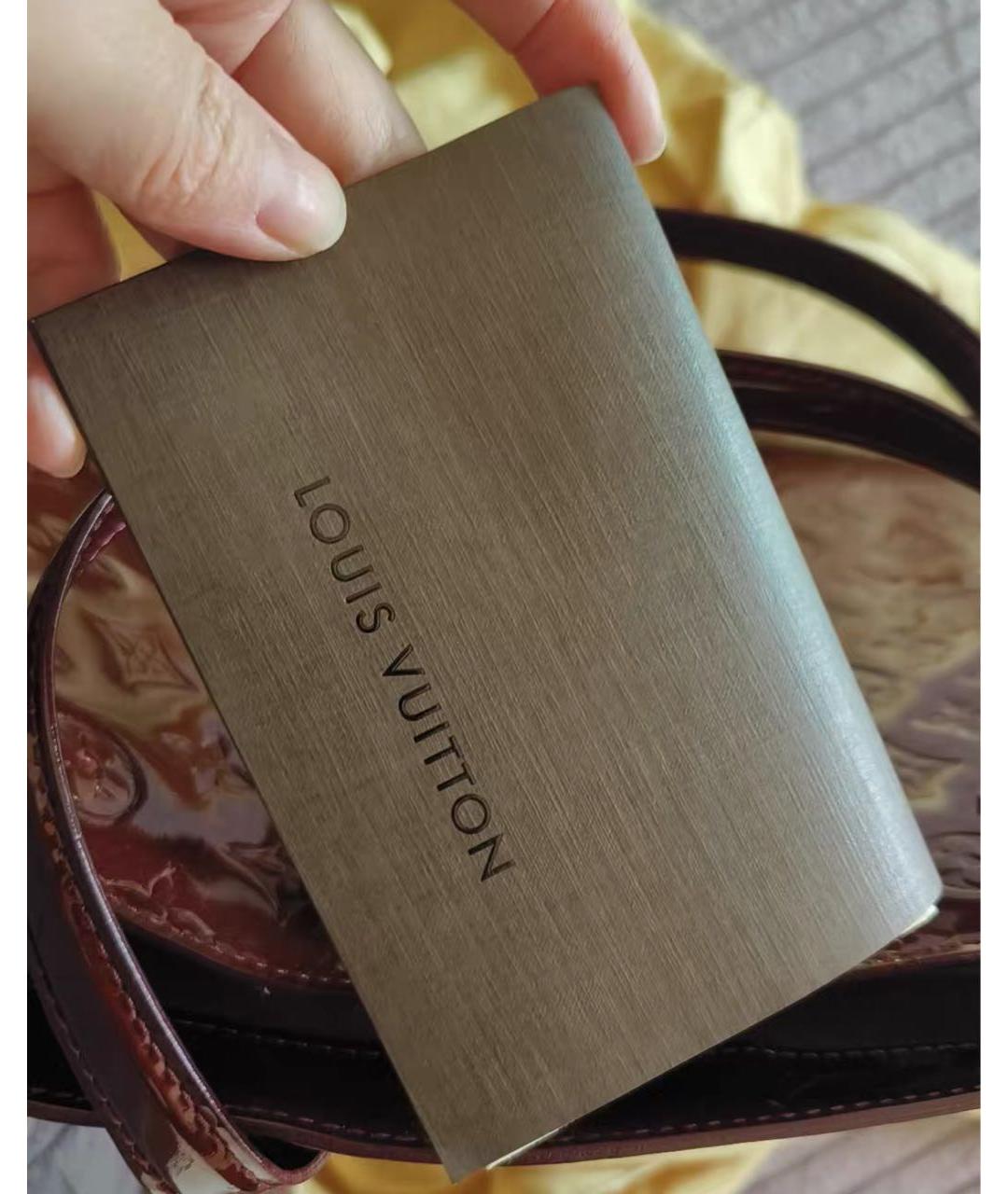 LOUIS VUITTON Бордовая сумка с короткими ручками из лакированной кожи, фото 7