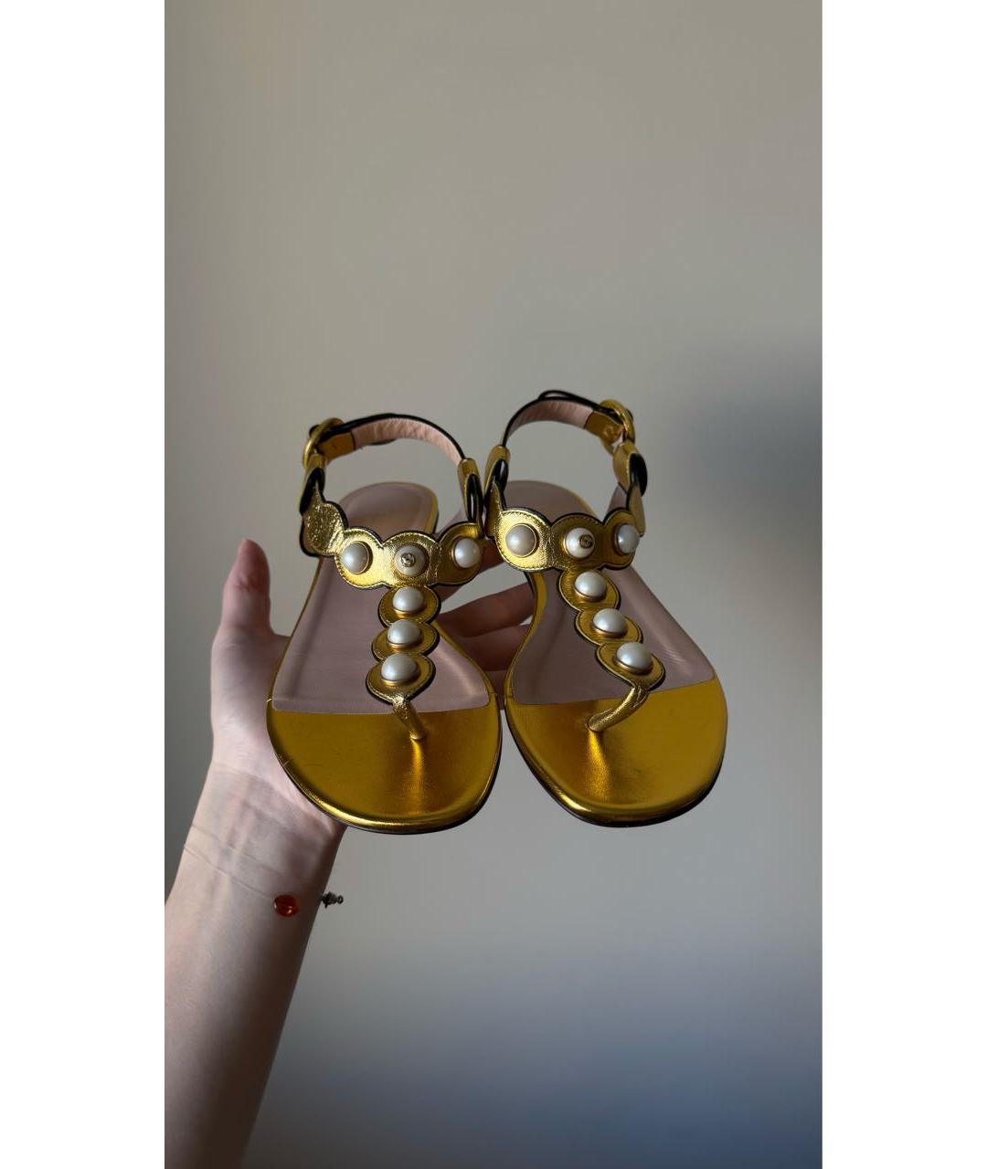 GUCCI Золотые кожаные сандалии, фото 2