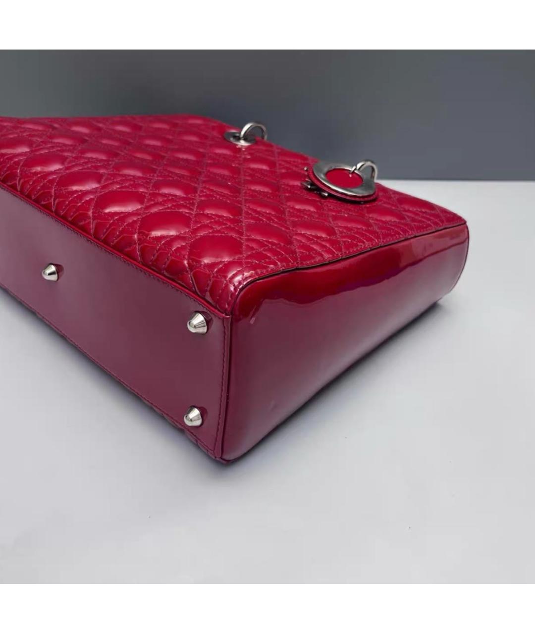 CHRISTIAN DIOR Красная сумка с короткими ручками из лакированной кожи, фото 4