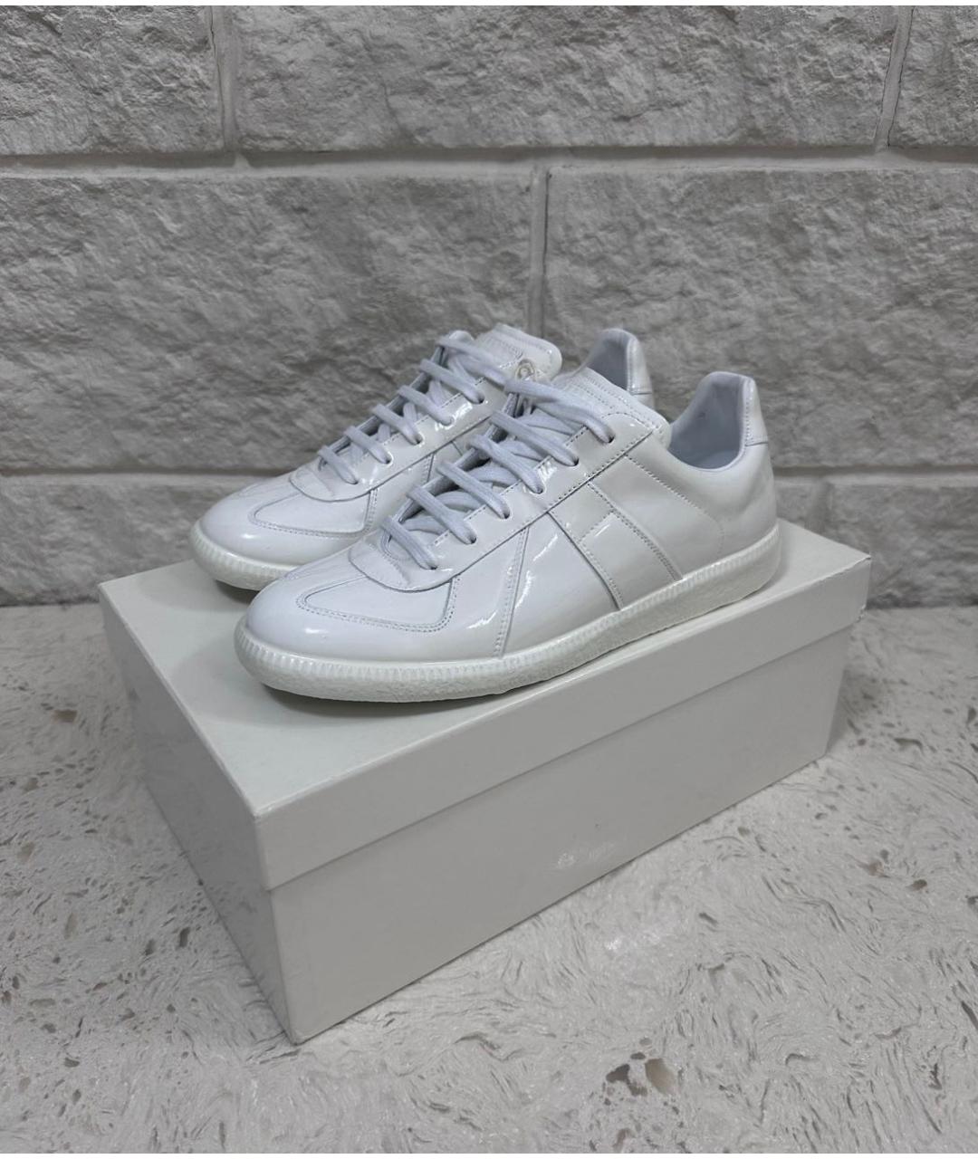 MAISON MARGIELA Белые низкие кроссовки / кеды из лакированной кожи, фото 9