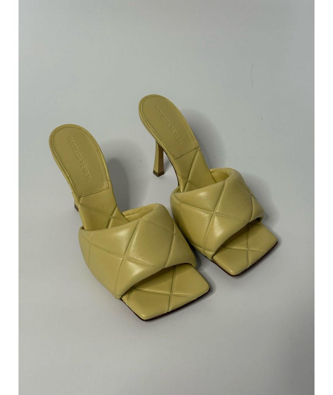 BOTTEGA VENETA Желтые кожаные мюли, фото 3