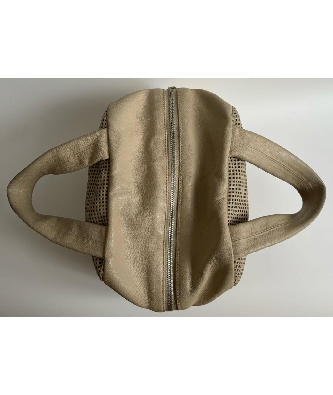 CHANEL Бежевая сумка с короткими ручками из лакированной кожи, фото 4