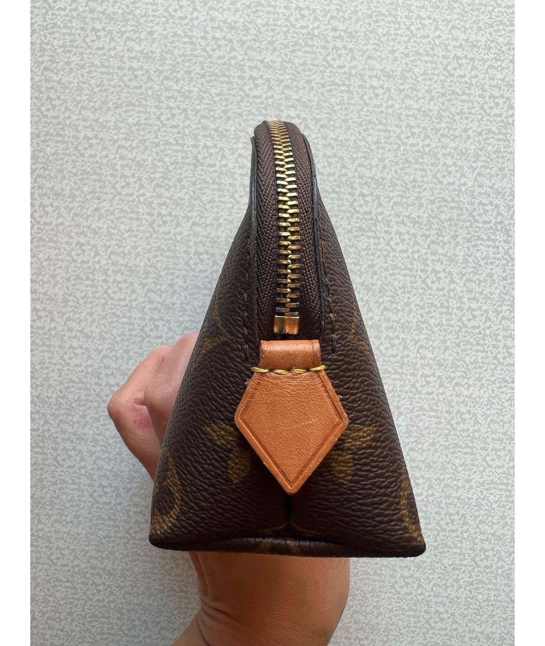 LOUIS VUITTON Коричневая кожаная косметичка, фото 4