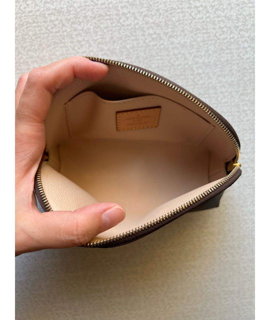 LOUIS VUITTON Коричневая кожаная косметичка, фото 7