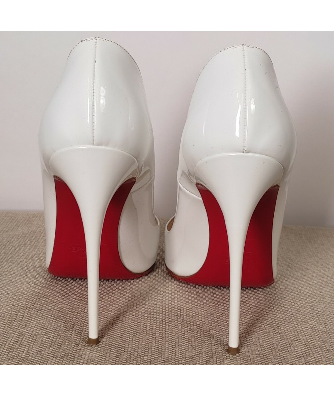CHRISTIAN LOUBOUTIN Белые туфли из лакированной кожи, фото 4