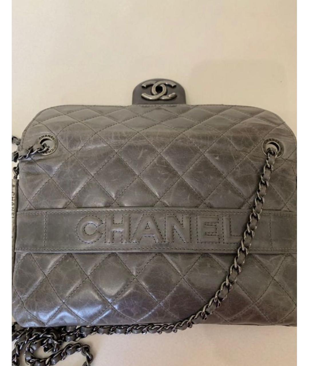 CHANEL Серая кожаная сумка через плечо, фото 2