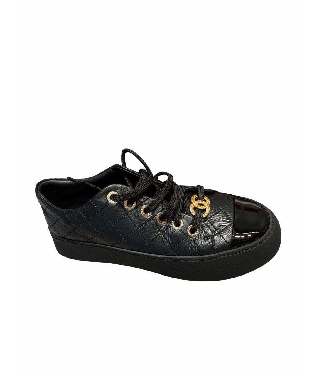 CHANEL Черные кеды из лакированной кожи, фото 1