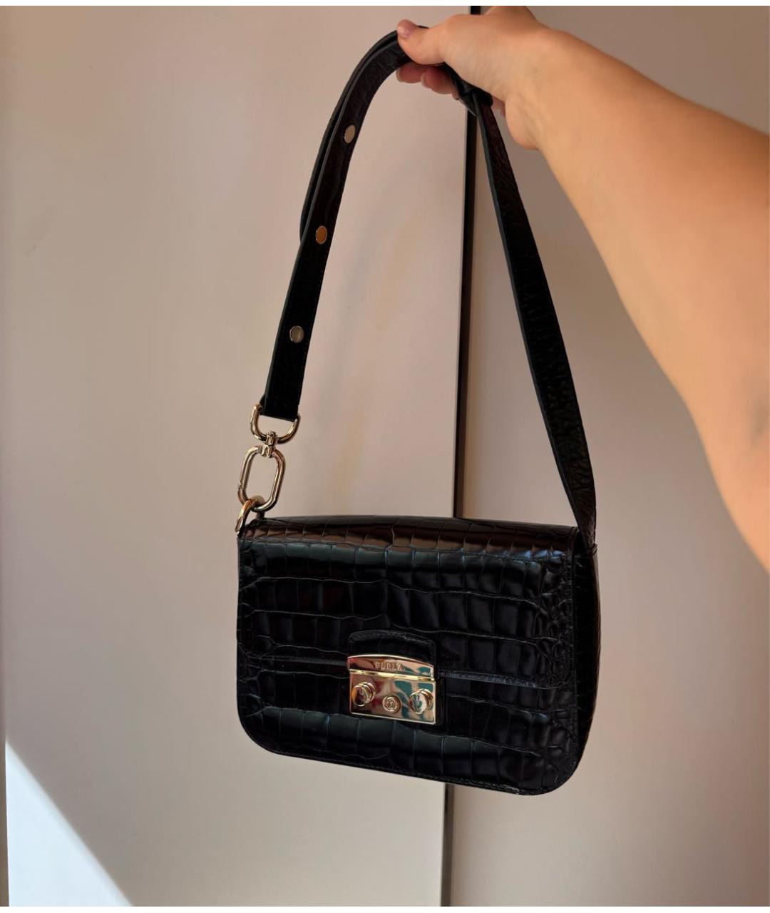 FURLA Черная сумка через плечо из лакированной кожи, фото 3