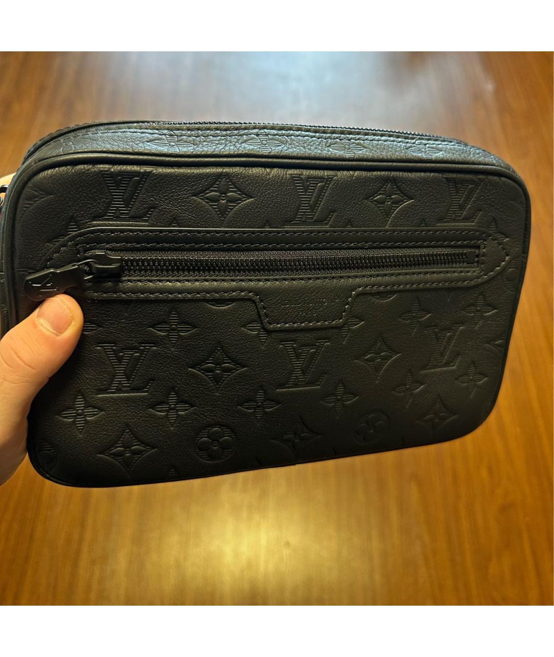 LOUIS VUITTON Черная кожаная барсетка, фото 4