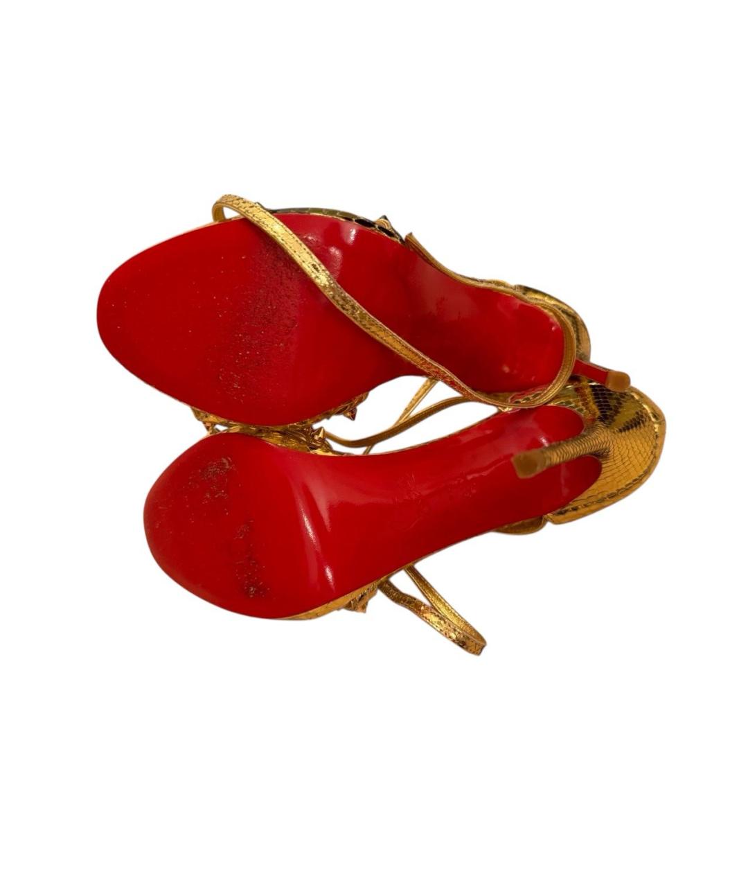 CHRISTIAN LOUBOUTIN Золотые босоножки из экзотической кожи, фото 5