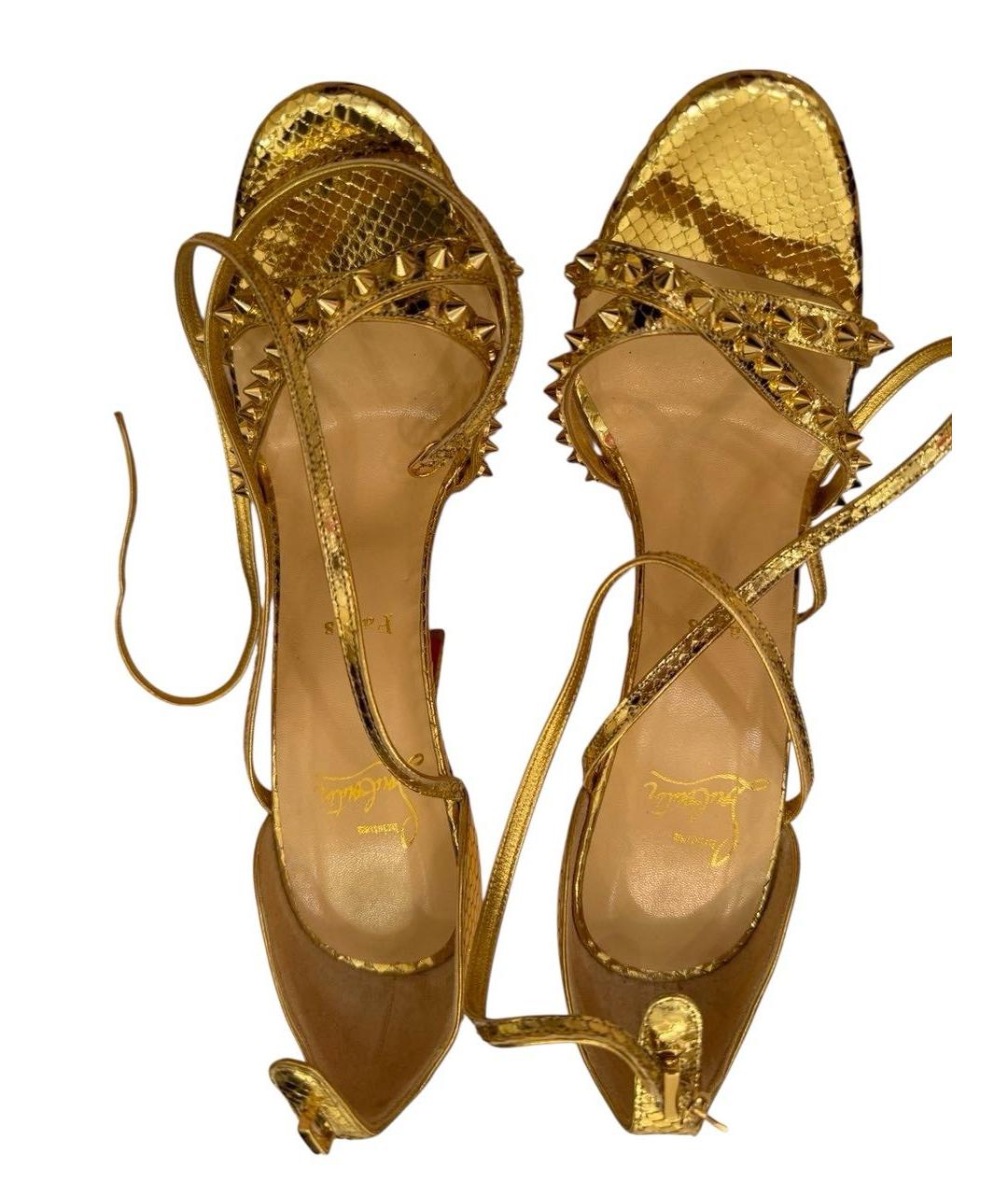 CHRISTIAN LOUBOUTIN Золотые босоножки из экзотической кожи, фото 3