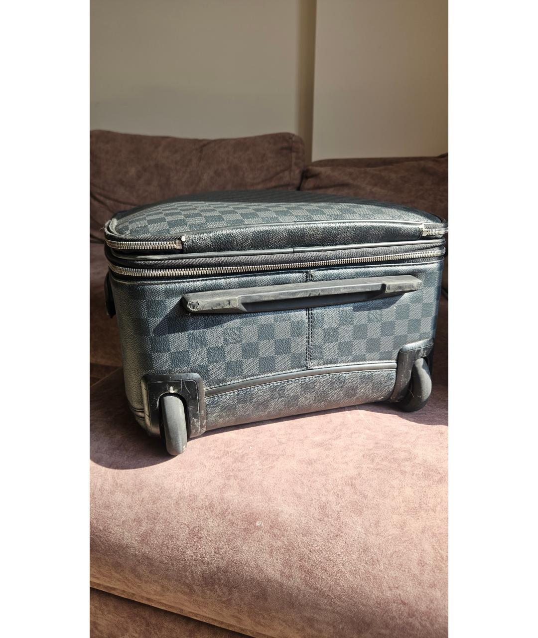 LOUIS VUITTON Серый чемодан, фото 3