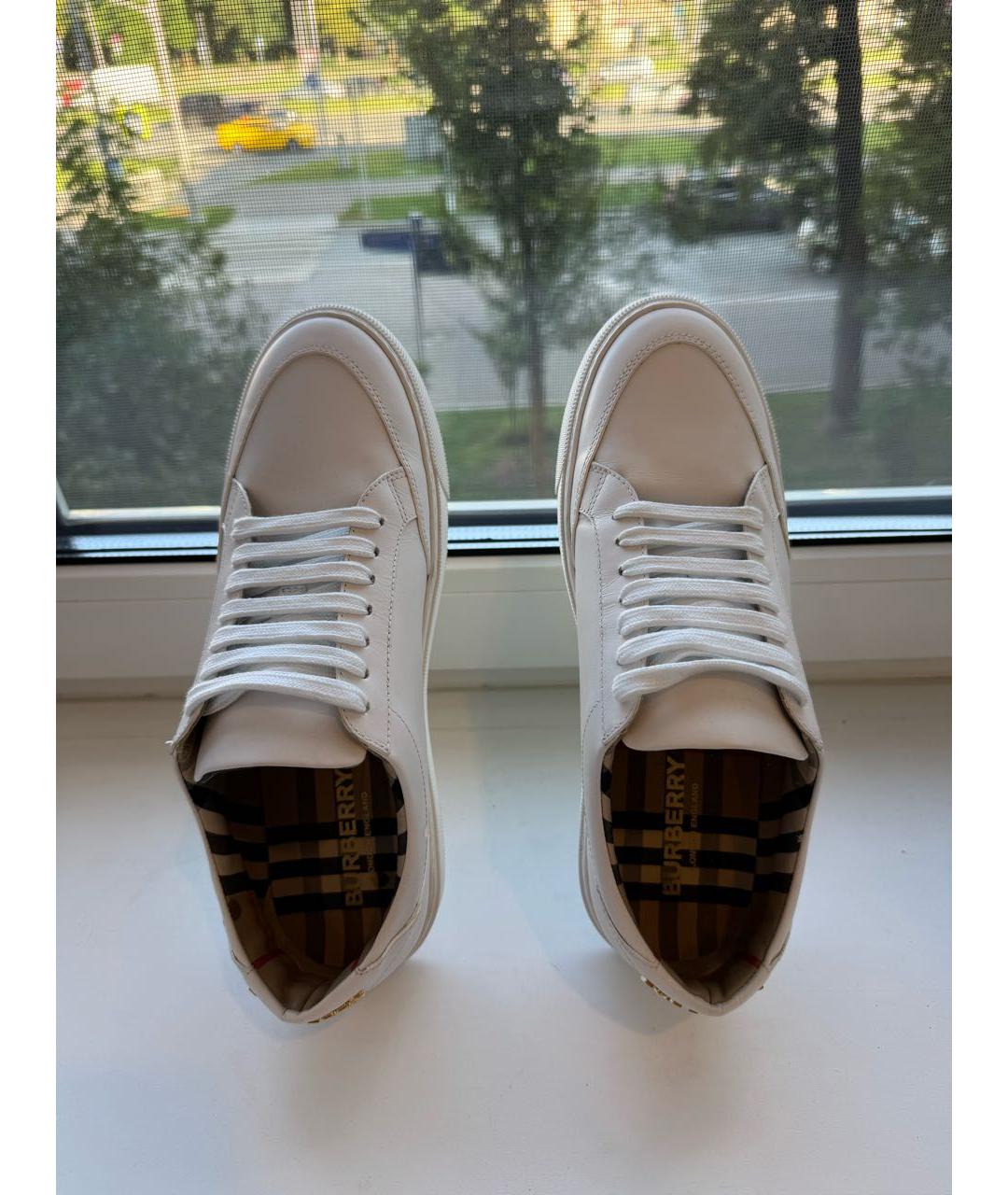 BURBERRY Белые кожаные кеды, фото 2