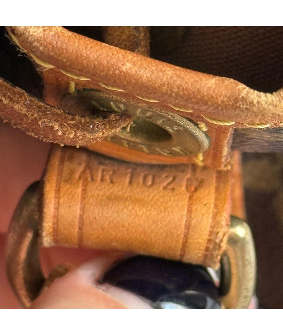 LOUIS VUITTON Коричневая кожаная сумка с короткими ручками, фото 7