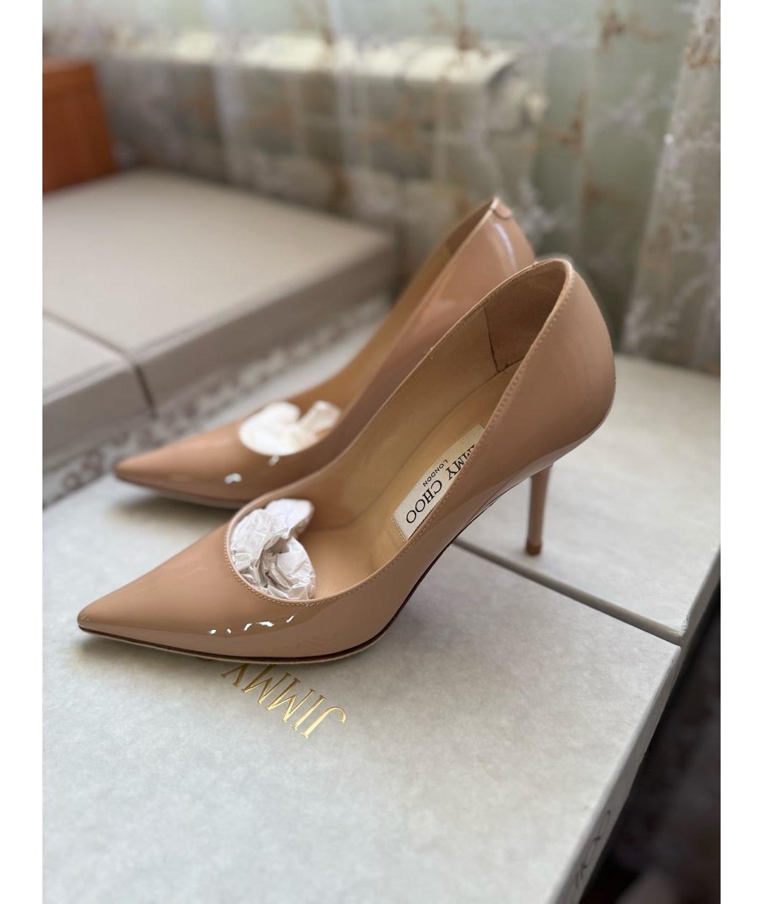JIMMY CHOO Бежевые туфли из лакированной кожи, фото 5
