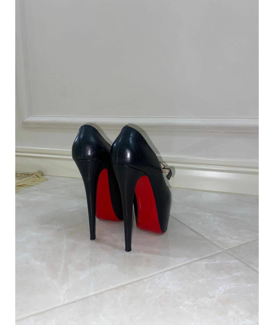 CHRISTIAN LOUBOUTIN Черные кожаные туфли, фото 4