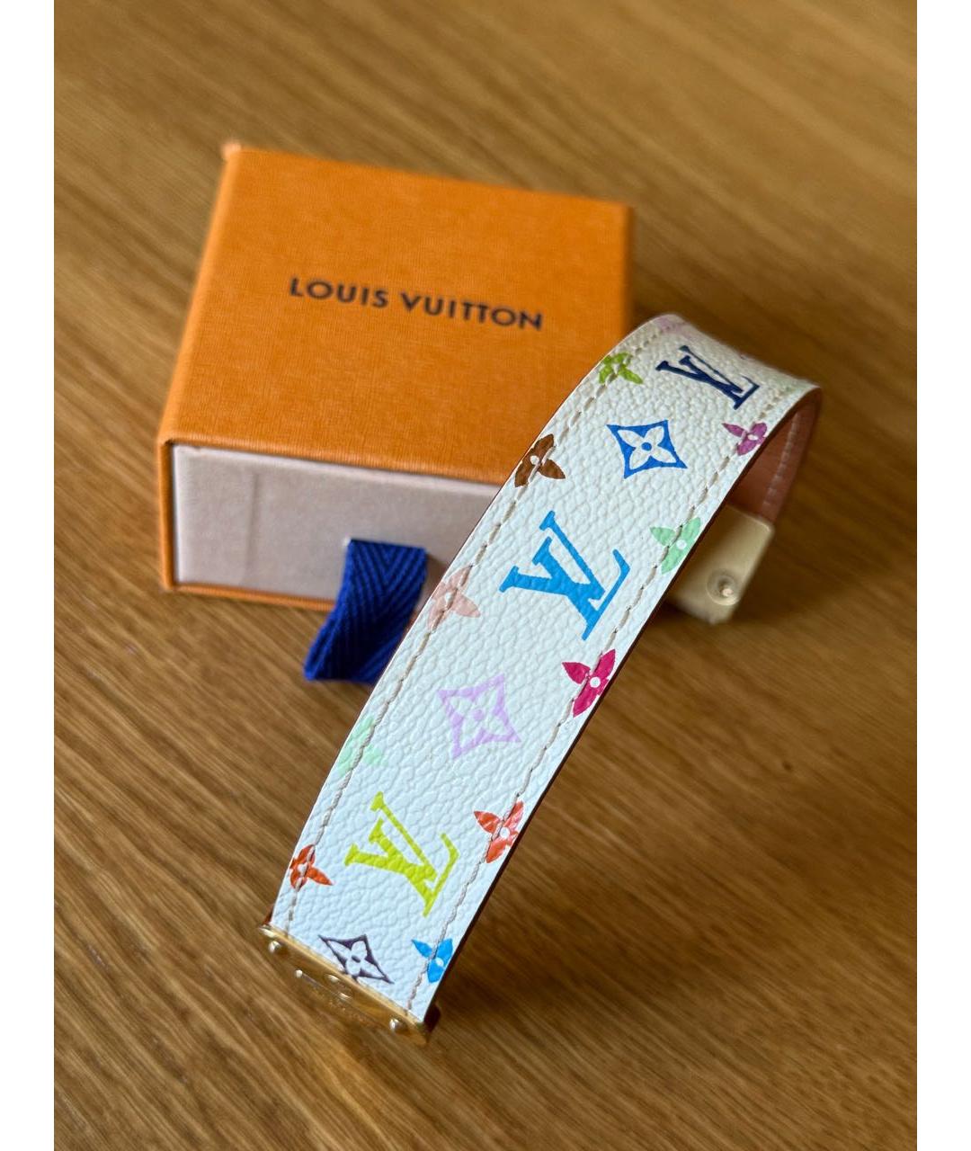 LOUIS VUITTON Белый кожаный браслет, фото 3