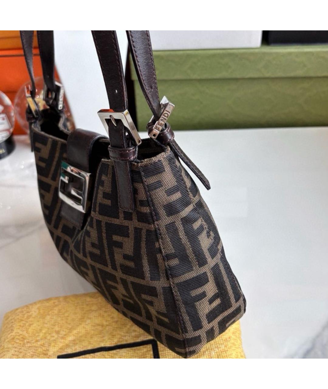 FENDI Коричневая кожаная сумка через плечо, фото 5