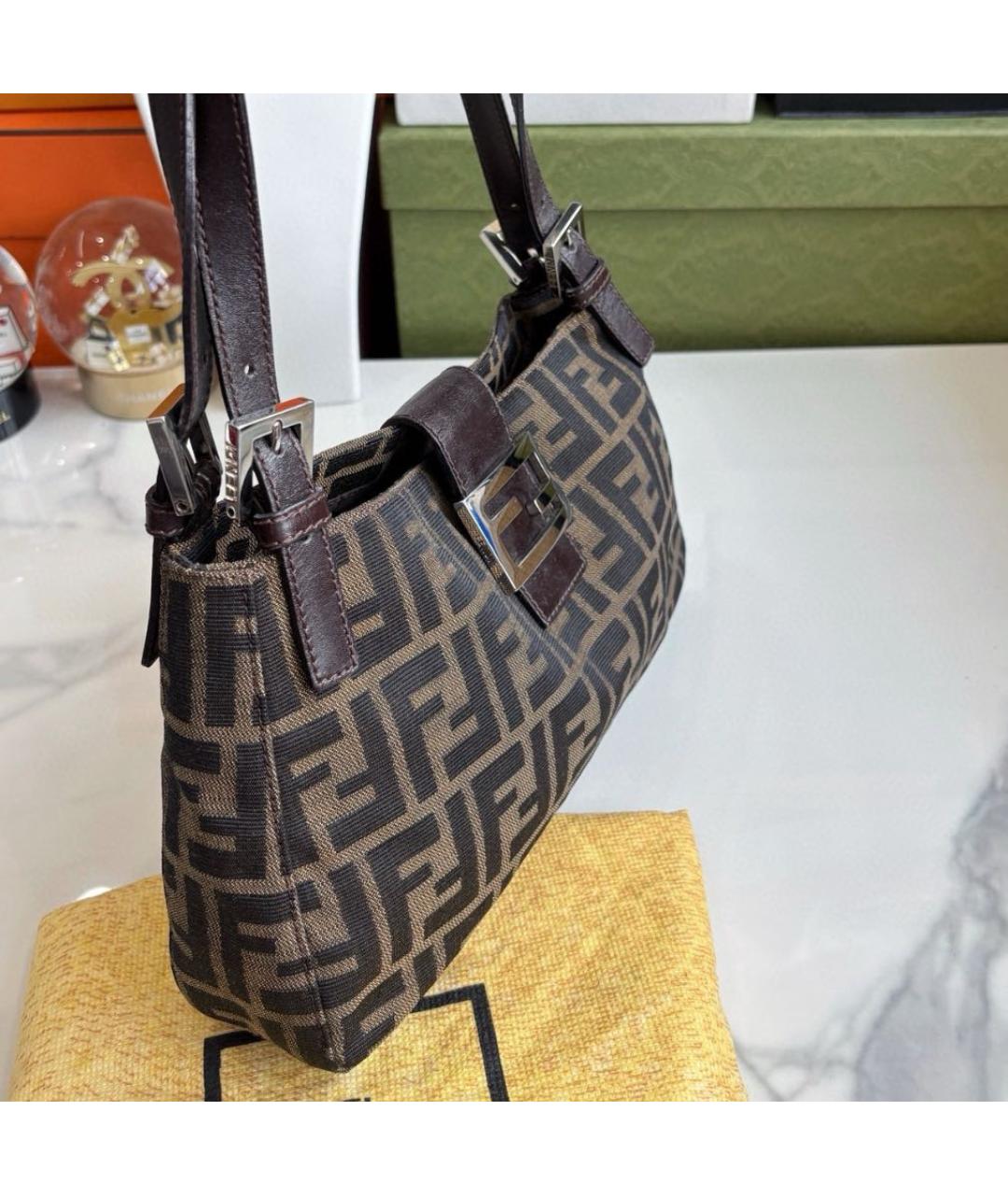 FENDI Коричневая кожаная сумка через плечо, фото 4
