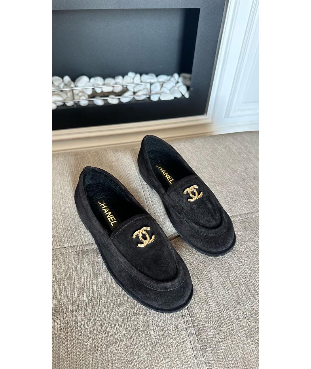 CHANEL Черные замшевые лоферы, фото 3
