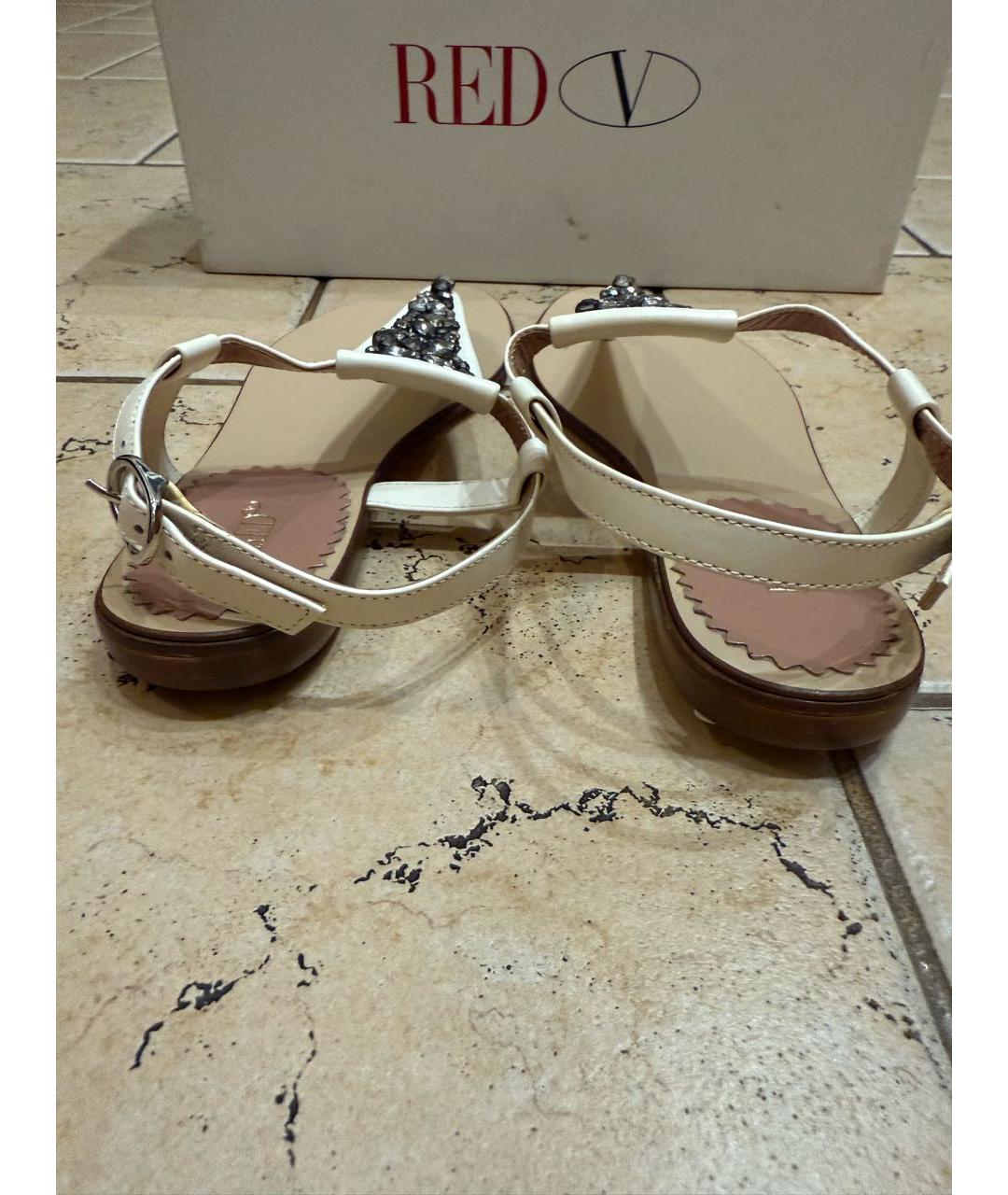 RED VALENTINO Бежевые кожаные босоножки, фото 4