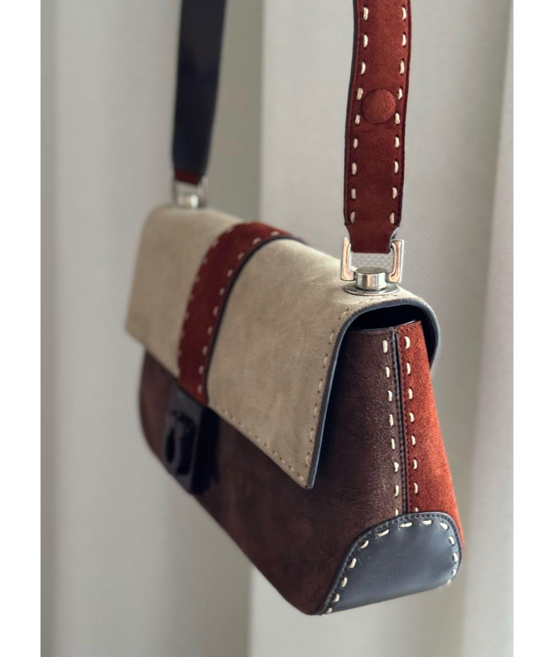 FERRAGAMO Коричневая замшевая сумка с короткими ручками, фото 3