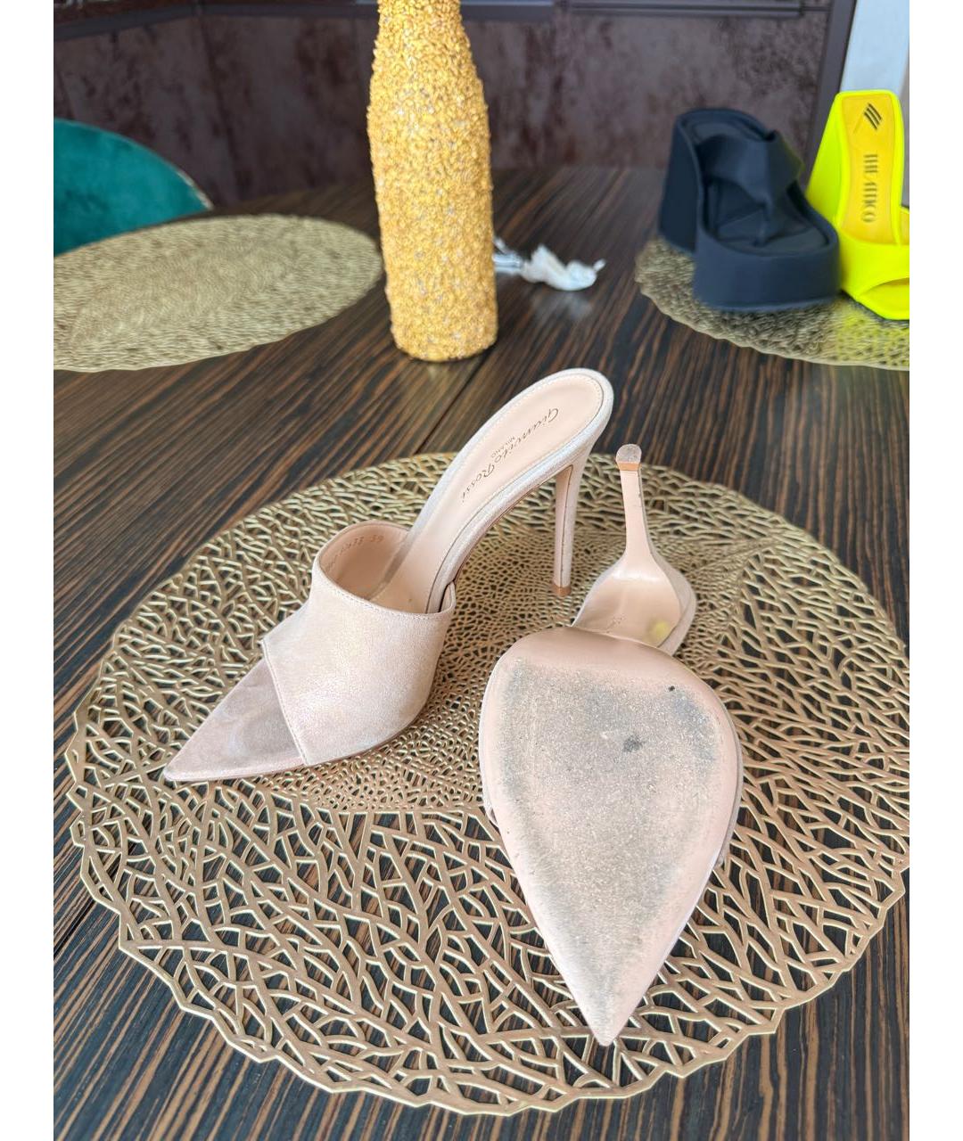 GIANVITO ROSSI Бежевые кожаные мюли, фото 4