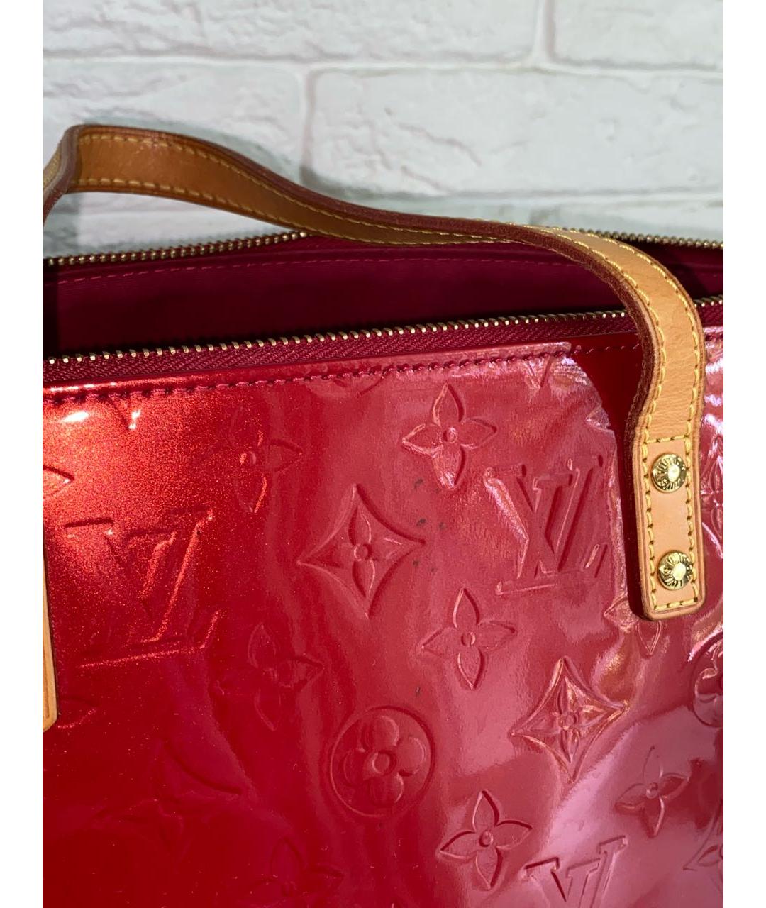 LOUIS VUITTON Красная сумка с короткими ручками из лакированной кожи, фото 7