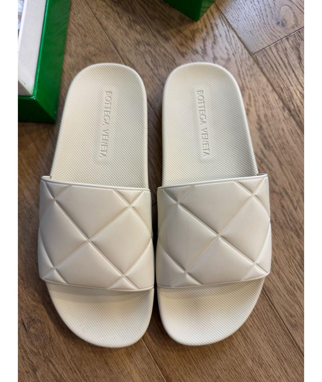 BOTTEGA VENETA Бежевые резиновые шлепанцы, фото 2