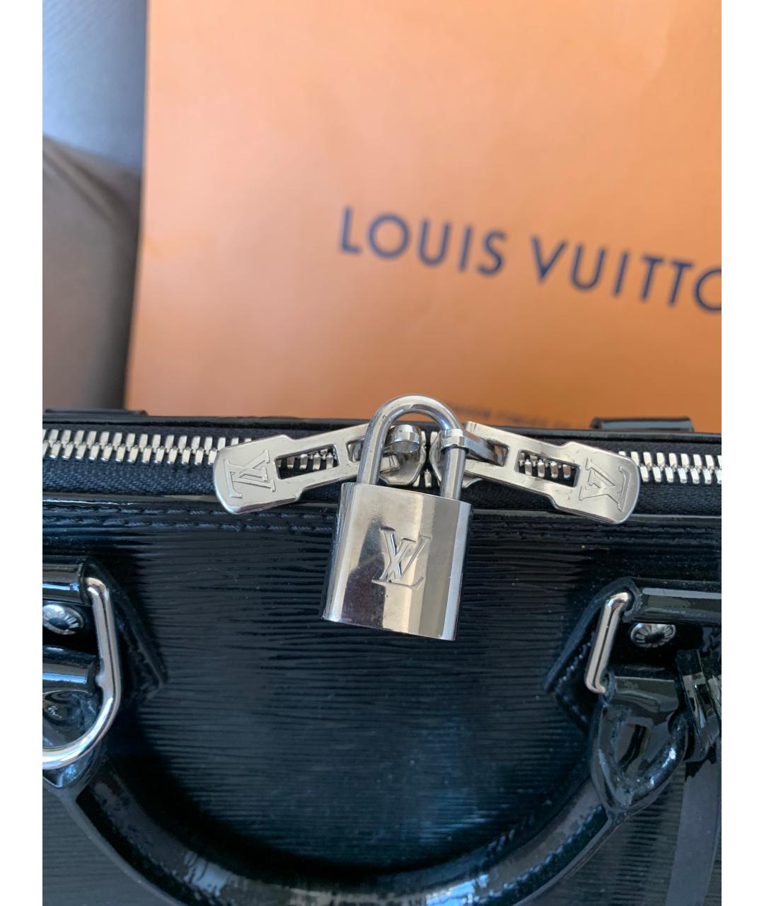 LOUIS VUITTON Черная кожаная сумка с короткими ручками, фото 8