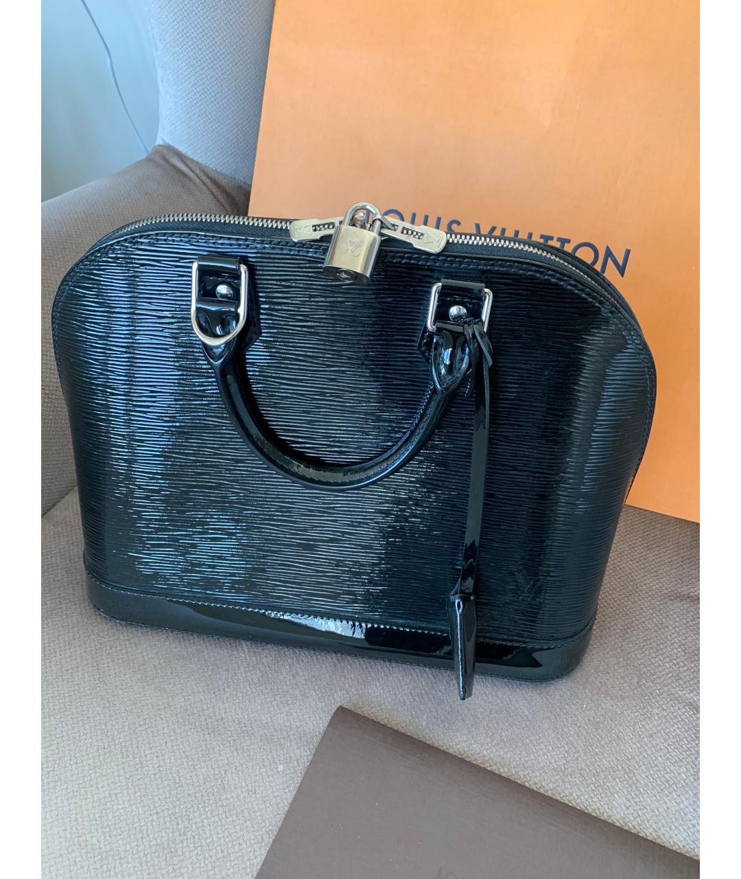 LOUIS VUITTON Черная кожаная сумка с короткими ручками, фото 2