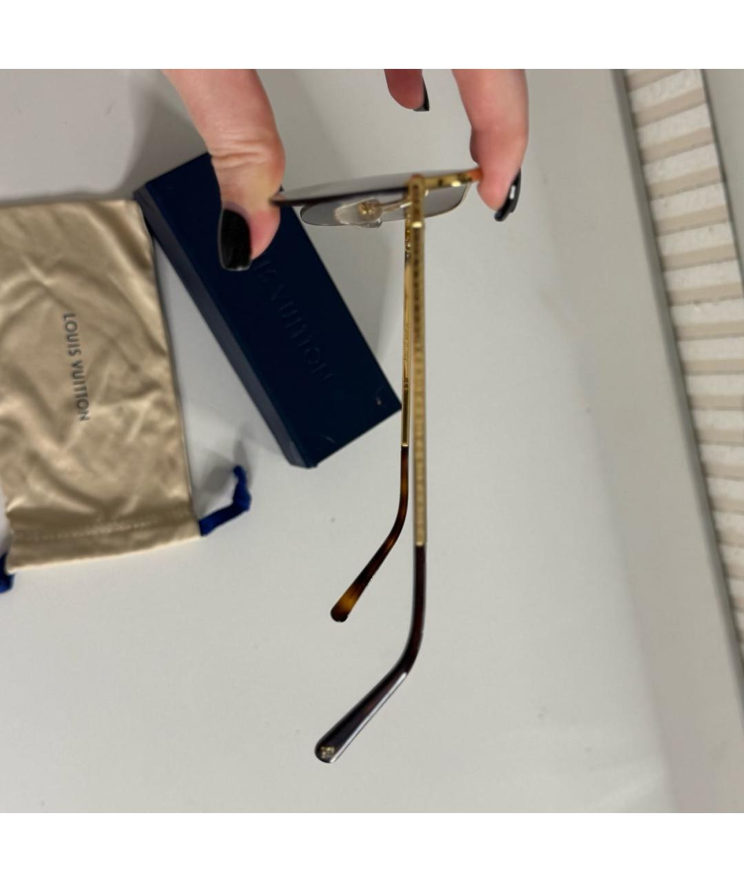 LOUIS VUITTON Золотые металлические солнцезащитные очки, фото 3