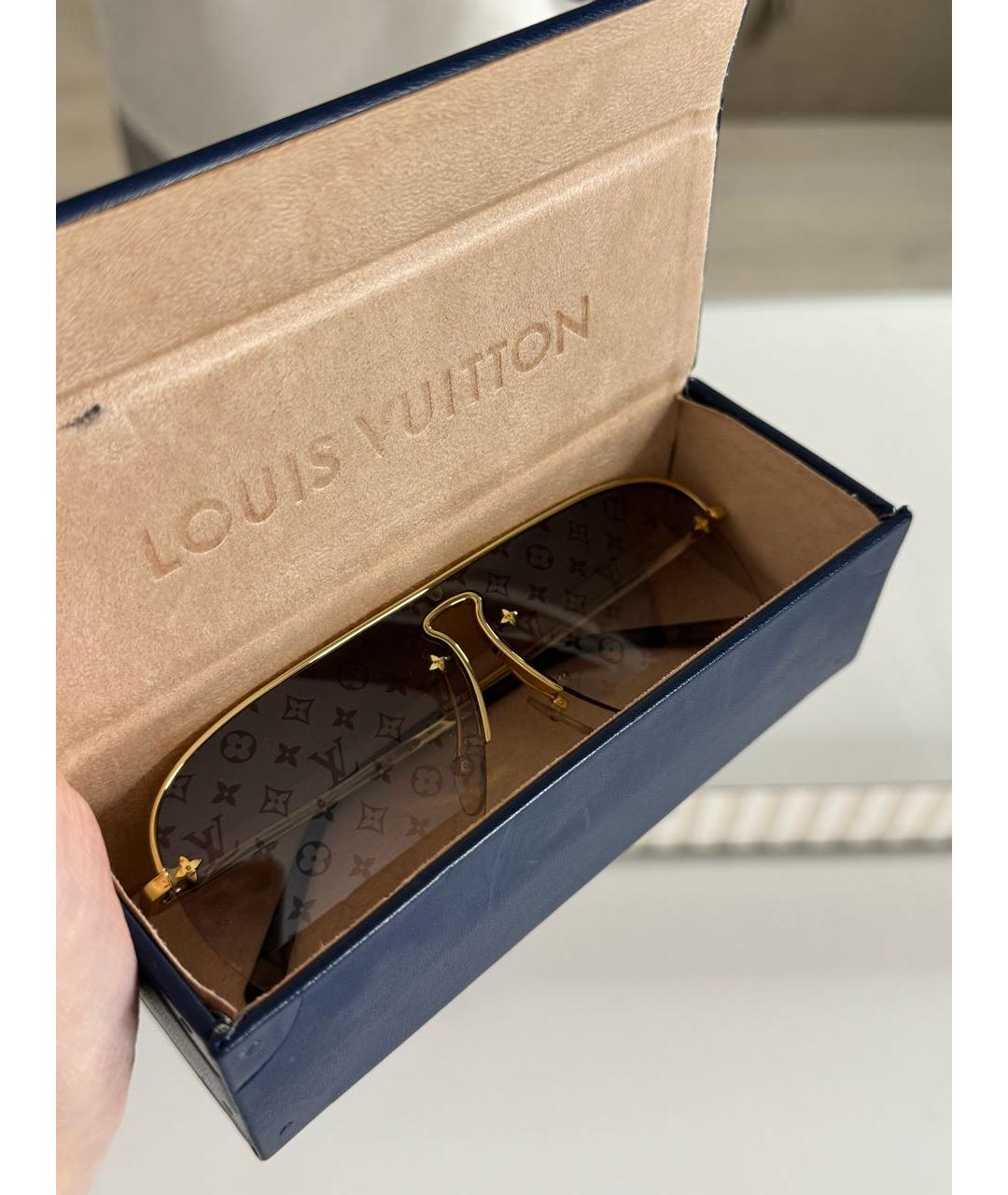 LOUIS VUITTON Золотые металлические солнцезащитные очки, фото 4