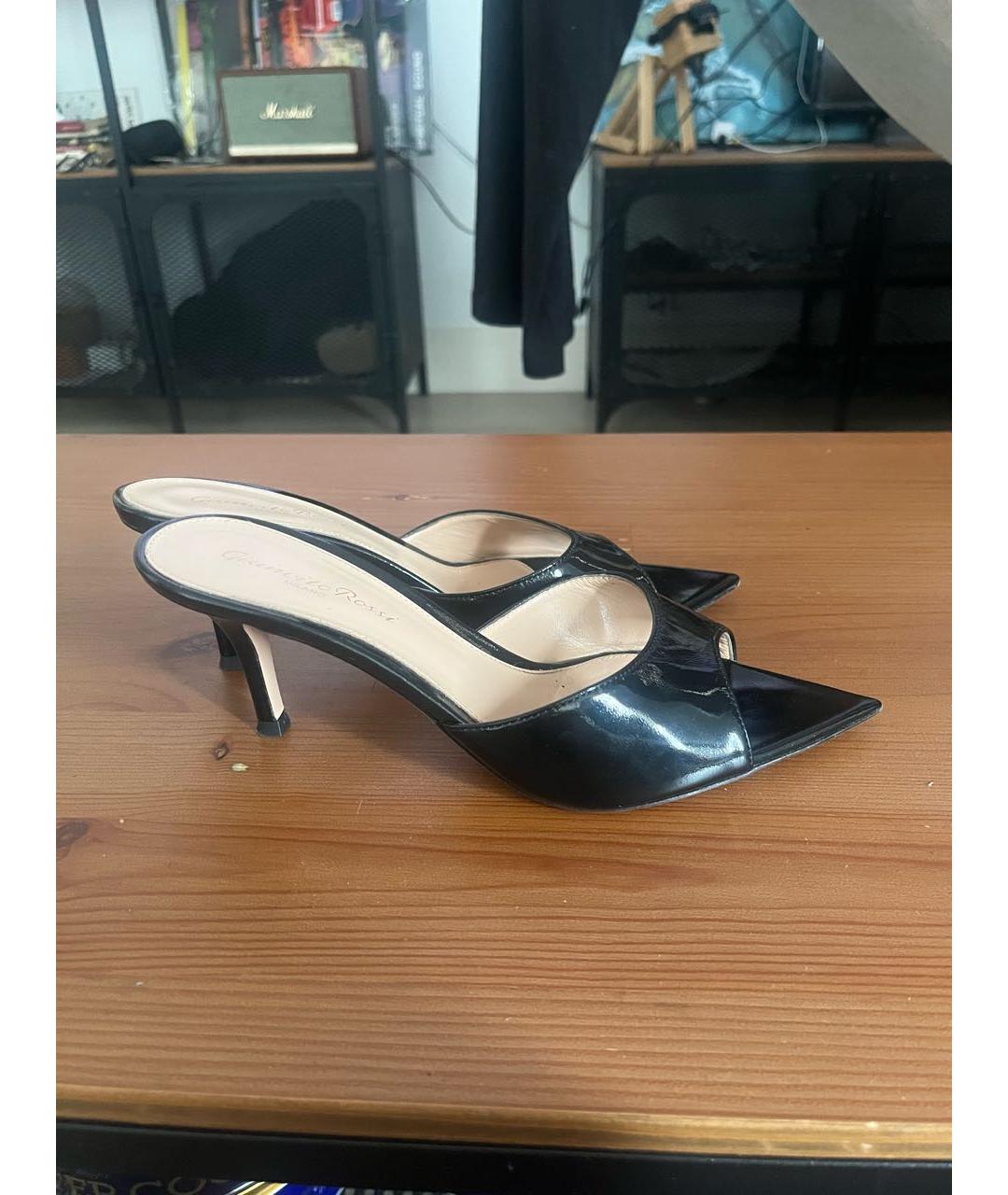 GIANVITO ROSSI Черные мюли из лакированной кожи, фото 7