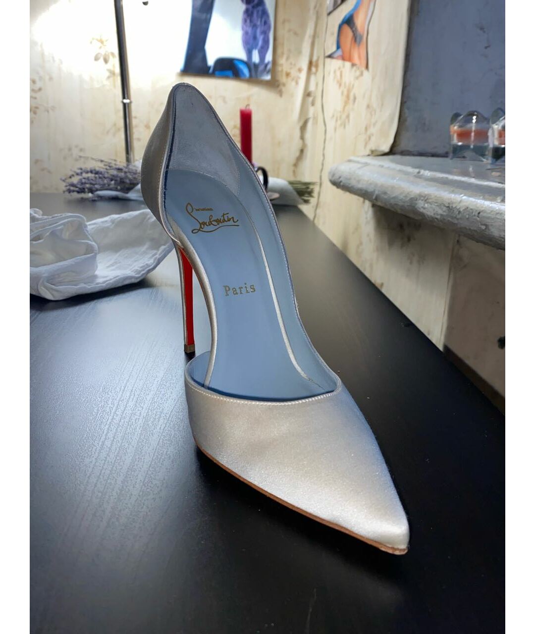 CHRISTIAN LOUBOUTIN Белые замшевые туфли, фото 2