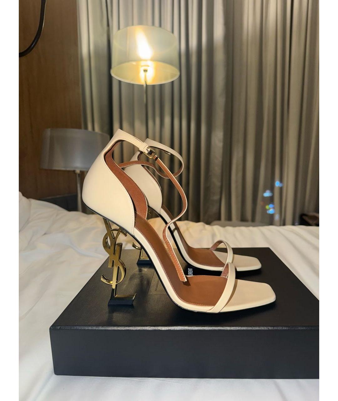 SAINT LAURENT Бежевые кожаные босоножки, фото 7