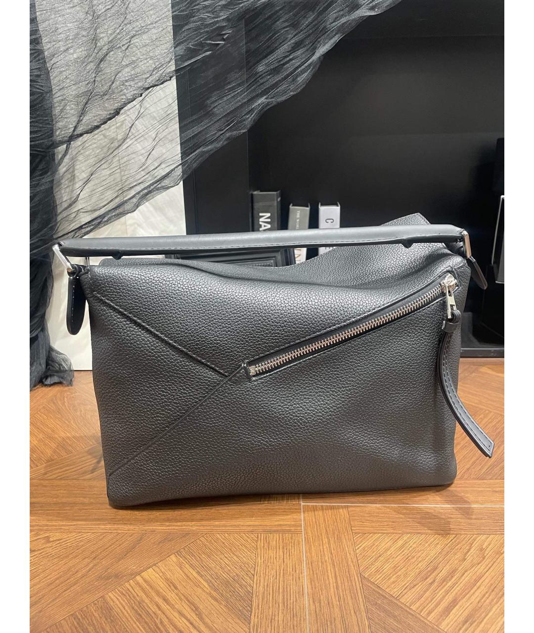 LOEWE Черная кожаная сумка с короткими ручками, фото 6