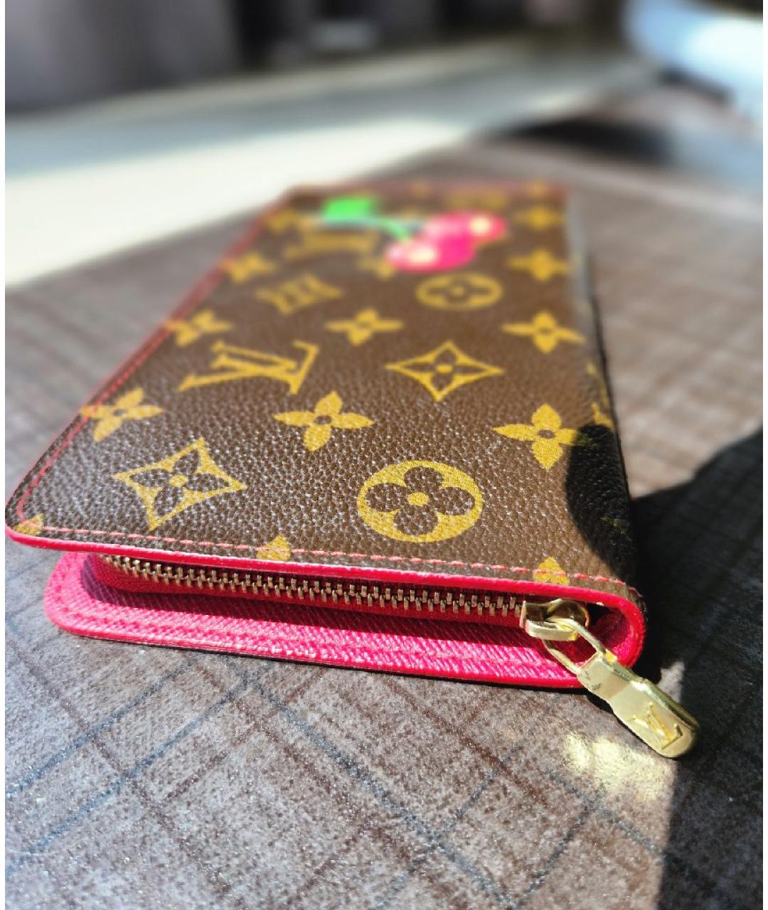 LOUIS VUITTON Коричневый кожаный кошелек, фото 8